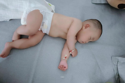 防城港宝宝积食发烧怎么处理